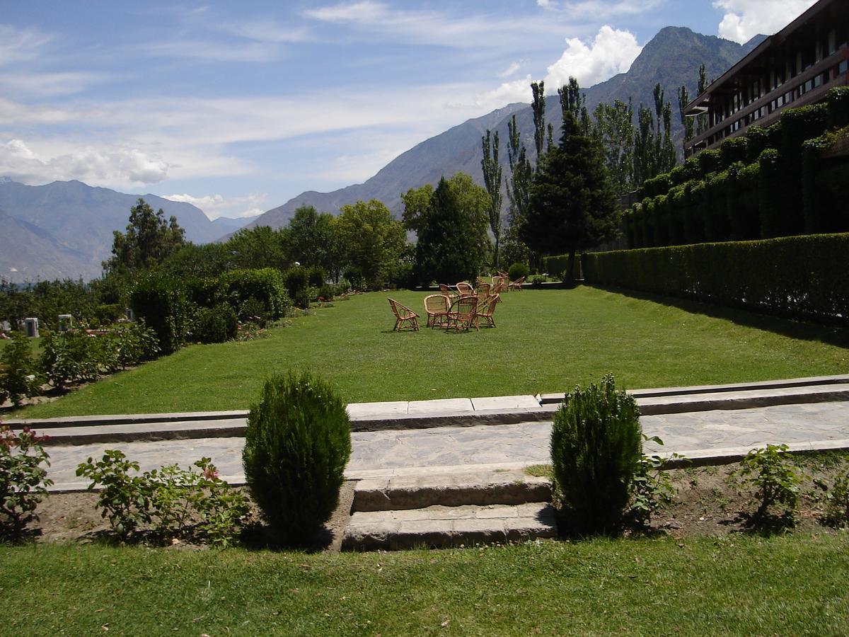 Gilgit Serena Hotel ภายนอก รูปภาพ