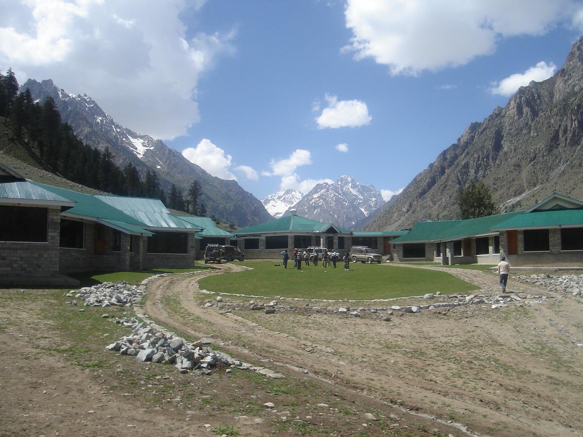 Gilgit Serena Hotel ภายนอก รูปภาพ