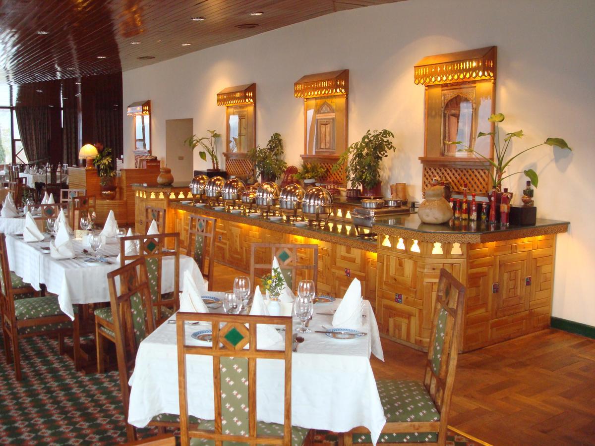 Gilgit Serena Hotel ภายนอก รูปภาพ