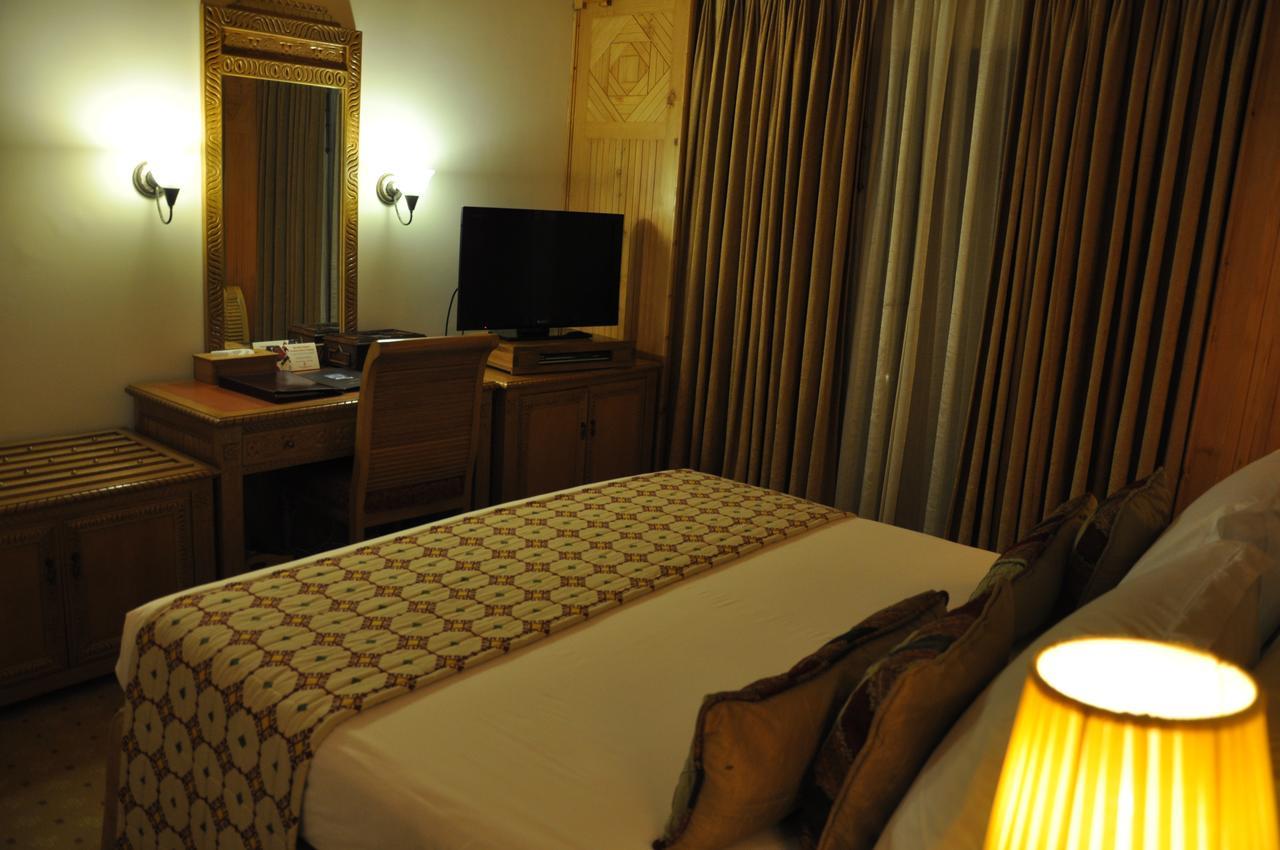Gilgit Serena Hotel ภายนอก รูปภาพ