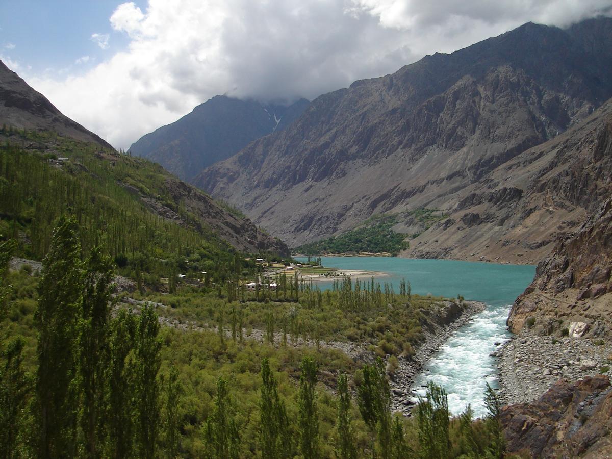 Gilgit Serena Hotel ภายนอก รูปภาพ