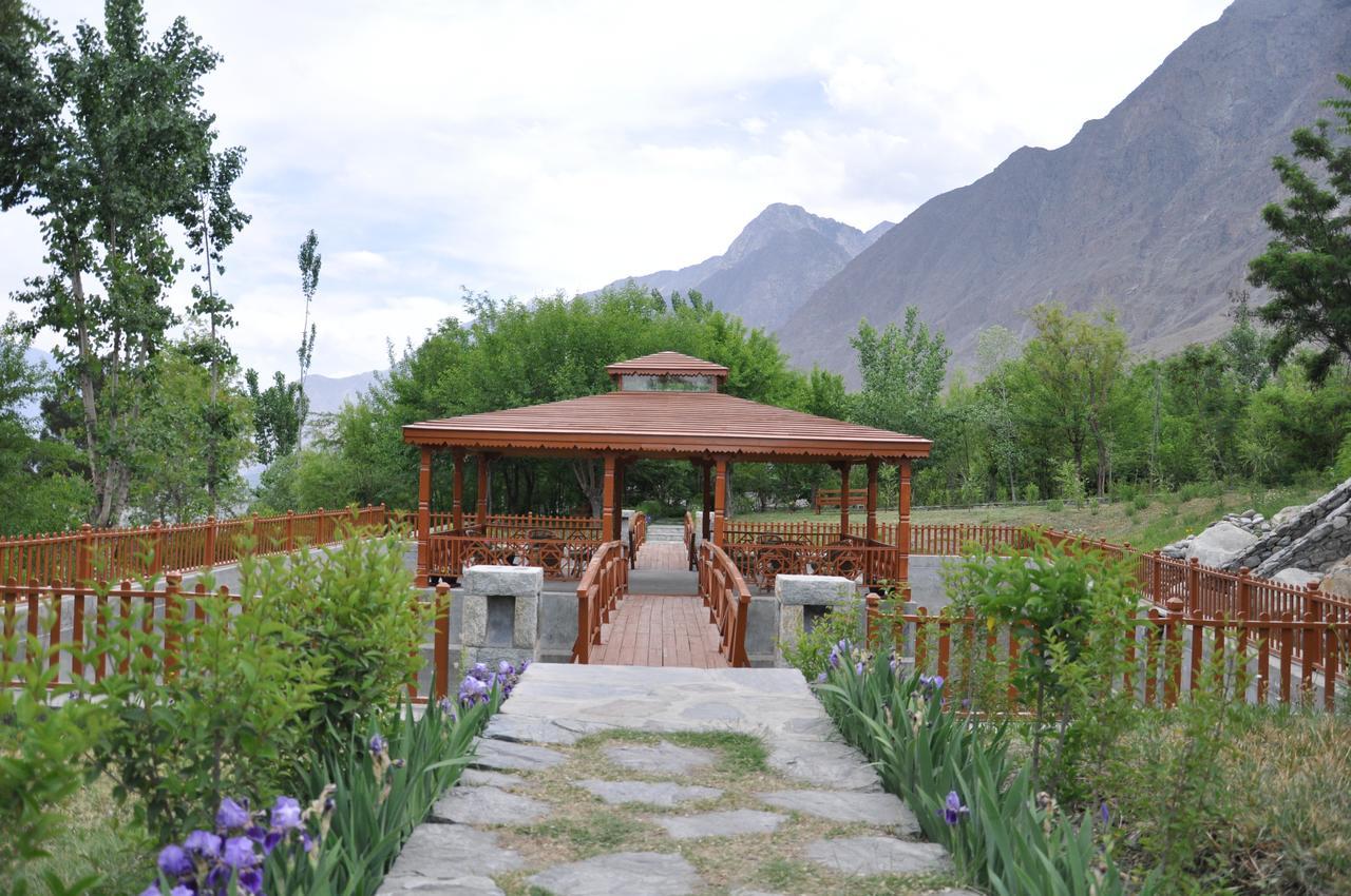 Gilgit Serena Hotel ภายนอก รูปภาพ