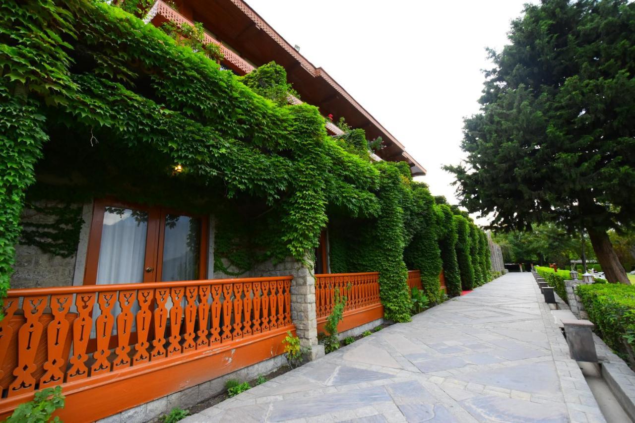 Gilgit Serena Hotel ภายนอก รูปภาพ
