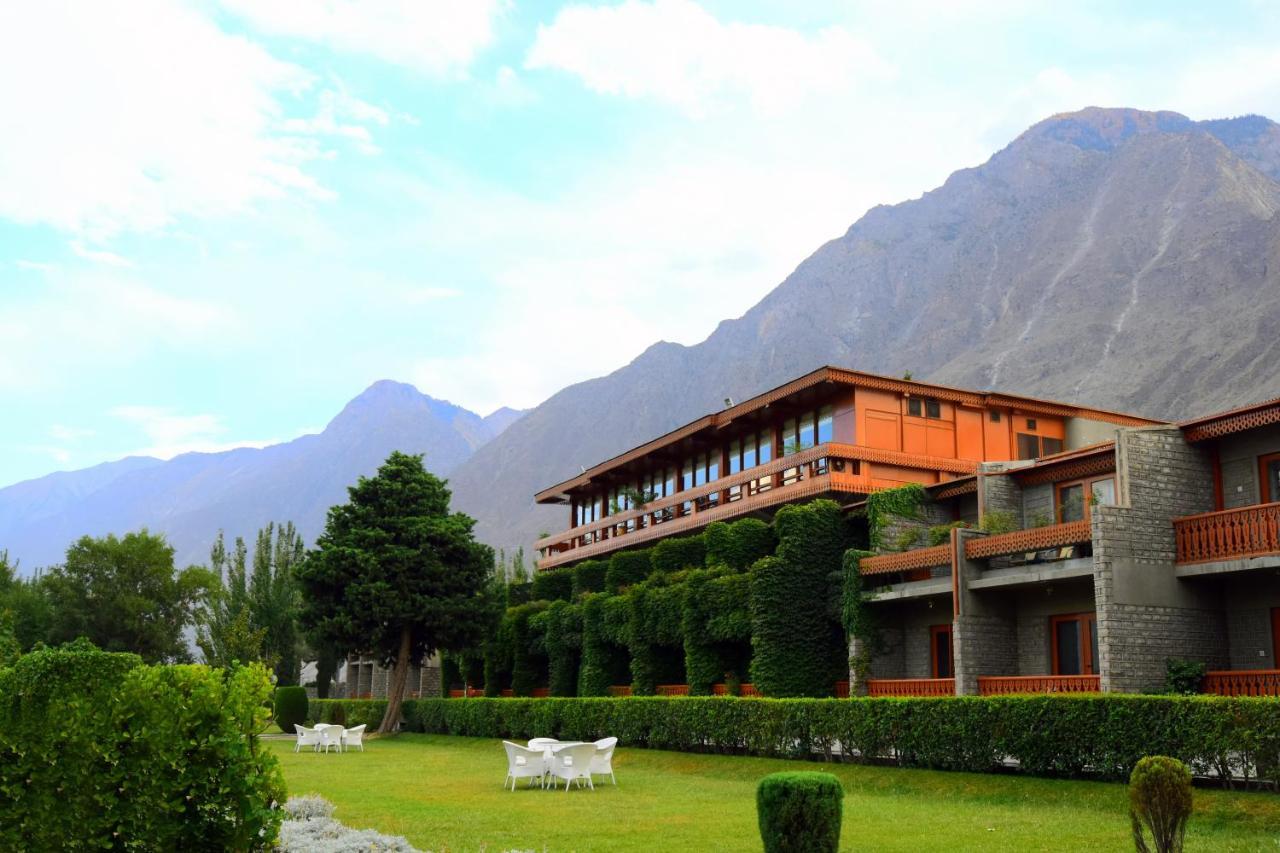 Gilgit Serena Hotel ภายนอก รูปภาพ
